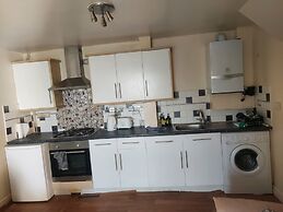 Malvern Cozy Apartment Retreat King bed & Sofa bed