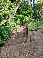 Malvern Cozy Apartment Retreat King bed & Sofa bed