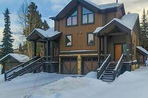 3 Bedroom Ski In, Ski Out Townhome at Snowflake Lift