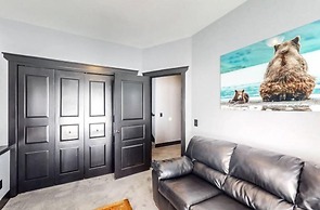 3 Bedroom Ski In, Ski Out Townhome at Snowflake Lift