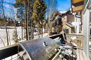 3 Bedroom Ski In, Ski Out Townhome at Snowflake Lift