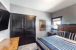 3 Bedroom Ski In, Ski Out Townhome at Snowflake Lift