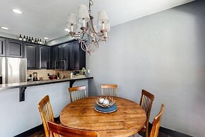 3 Bedroom Ski In, Ski Out Townhome at Snowflake Lift