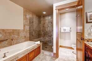 Ski in, ski out 3 Bedroom at Lone Eagle in River Run