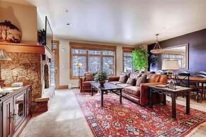 Ski in, ski out 3 Bedroom at Lone Eagle in River Run