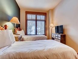 Ski in, ski out 3 Bedroom at Lone Eagle in River Run