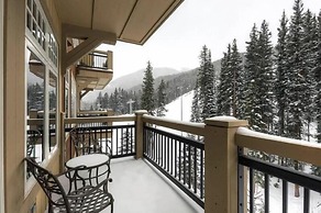 Ski in, ski out 3 Bedroom at Lone Eagle in River Run