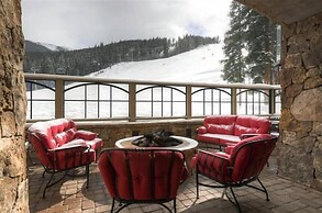 Ski in, ski out 3 Bedroom at Lone Eagle in River Run