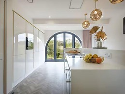 5 Bed Lake House - Sleeps 10 - Nature Reserve