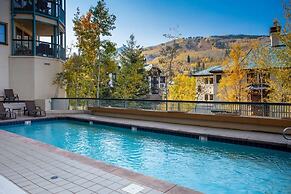 Platinum-rated 2 Bedroom ski in, ski out Condo in BC Village