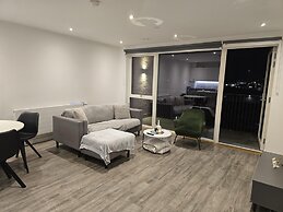 Luxurious 2-bed Haven in the Heart of Barking