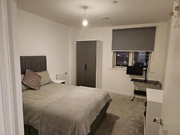 Luxurious 2-bed Haven in the Heart of Barking