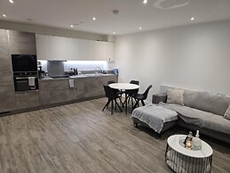 Luxurious 2-bed Haven in the Heart of Barking