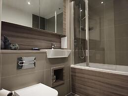 Luxurious 2-bed Haven in the Heart of Barking