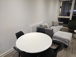 Luxurious 2-bed Haven in the Heart of Barking