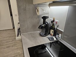 Luxurious 2-bed Haven in the Heart of Barking