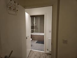 Luxurious 2-bed Haven in the Heart of Barking