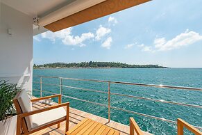 Ocean Diamond by Sail Lanka