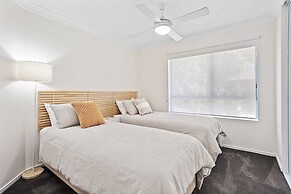 Villa Grande by Burleigh Letting Co