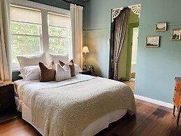 Woolrich Cottage at Woolrich Estate