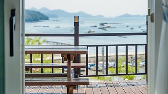Yeosu Arum Oceanview Whole House Pension