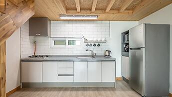 Yeosu Arum Oceanview Whole House Pension