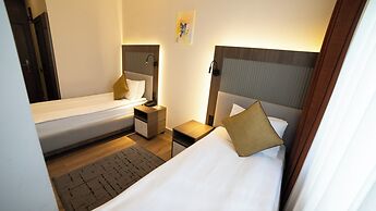 Mira Inn Lara