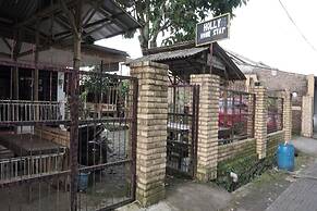SPOT ON 92698 Holy HomestayNearWisata Kopi Desa Tamansari
