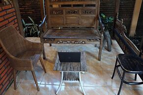 SPOT ON 92698 Holy HomestayNearWisata Kopi Desa Tamansari