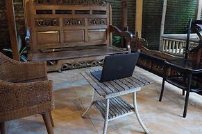 SPOT ON 92698 Holy HomestayNearWisata Kopi Desa Tamansari