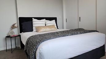 Enfield Lux- Brand New Apartment