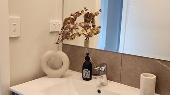 Enfield Lux- Brand New Apartment