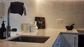 Enfield Lux- Brand New Apartment