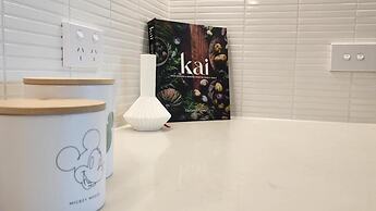 Enfield Lux- Brand New Apartment