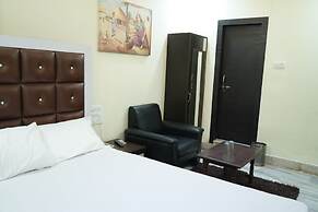 Hotel Midtown Chapra