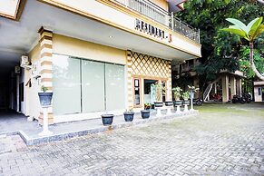 Super OYO Resident- K Syariah