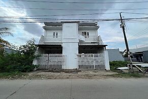 OYO 93053 Ziza Kost82 Syariah