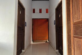 OYO 93053 Ziza Kost82 Syariah