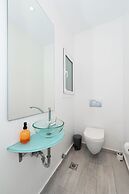 Spacious Modern Apt in Athens near Metro