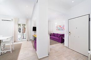 Spacious Modern Apt in Athens near Metro