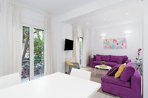 Spacious Modern Apt in Athens near Metro