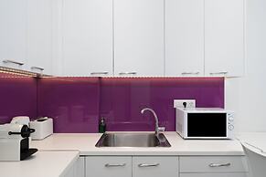 Spacious Modern Apt in Athens near Metro