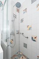 Spacious Modern Apt in Athens near Metro