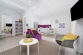 Spacious Modern Apt in Athens near Metro