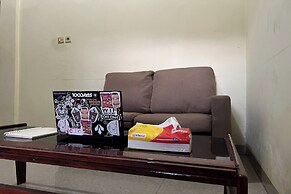 OYO 93152 Azwa Gh Katingan Near Lapangan Sepak Bola Pegatan Hilir