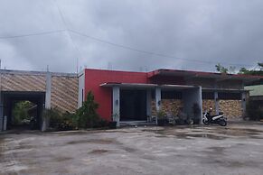 OYO 93152 Azwa Gh Katingan Near Lapangan Sepak Bola Pegatan Hilir