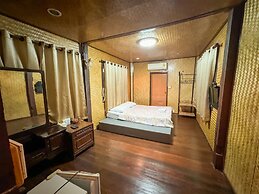 Suree Garden Resort & Karaoke