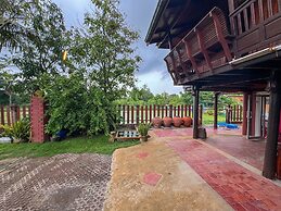 Suree Garden Resort & Karaoke