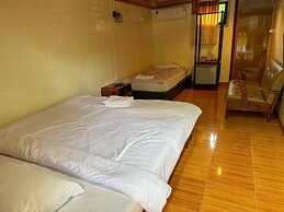 Suree Garden Resort & Karaoke