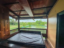 Suree Garden Resort & Karaoke